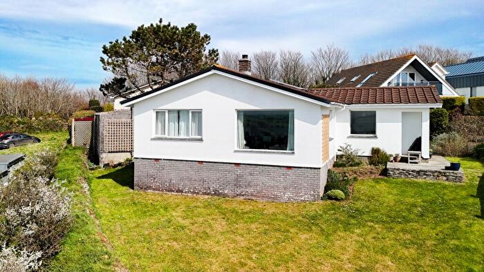 3 Bedroom Bungalow For Sale In Ocean View, Polruan, PL23