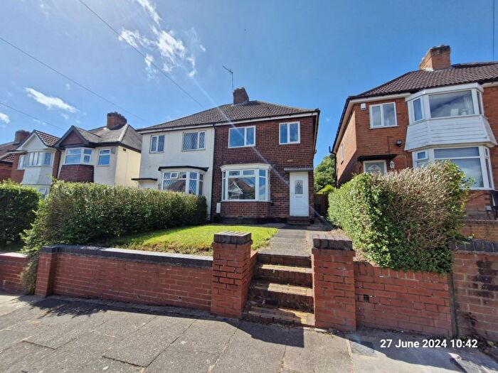 3 Bedroom Semi-Detached House To Rent In Thurlestone Road, Birmingham, West Midlands, B31