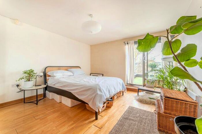 1 Bedroom Flat To Rent In Totterdown Street, Tooting, London, SW17