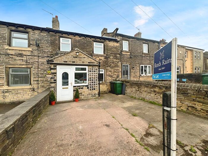 2 Bedroom Terraced House To Rent In New Road, Huddersfield, West Yorkshire, HD5