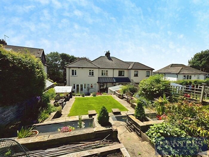 4 Bedroom Semi-Detached House For Sale In Emmott Drive, Rawdon, Leeds, LS19