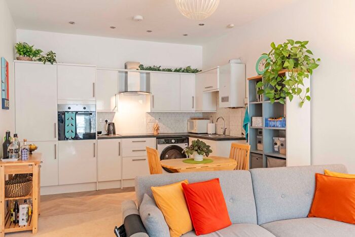 2 Bedroom Flat For Sale In Kew Gardens, Kew Road, Weston-Super-Mare, BS23