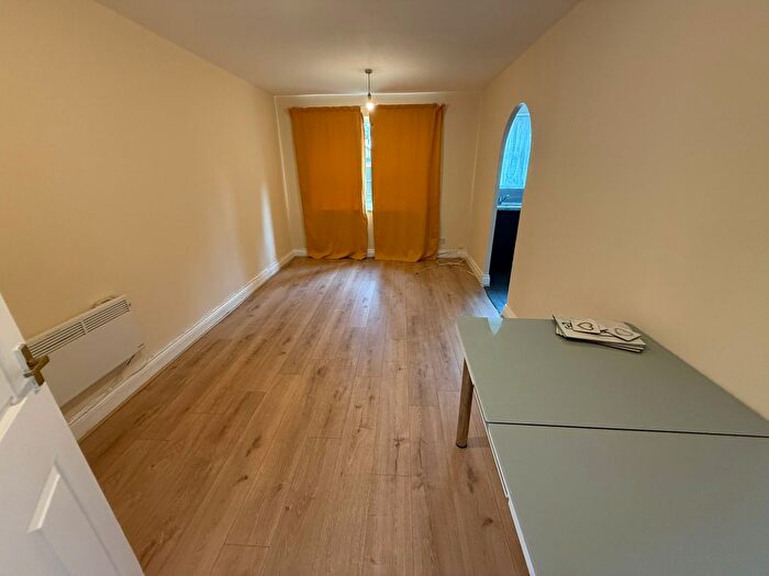 1 Bedroom Flat To Rent In Greenacre Close, Northolt, UB5