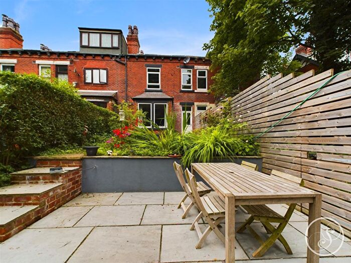 4 Bedroom Terraced House For Sale In Laurel Terrace, Leeds, LS15