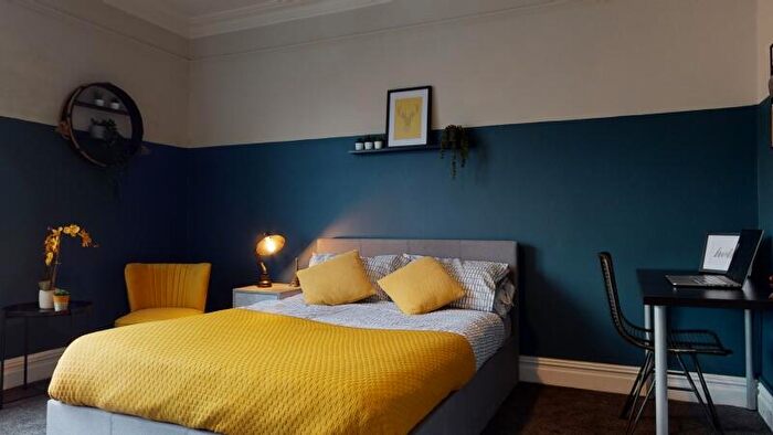 5 Bedroom Terraced House To Rent In Broomfield Road, Headingley, Leeds, LS6