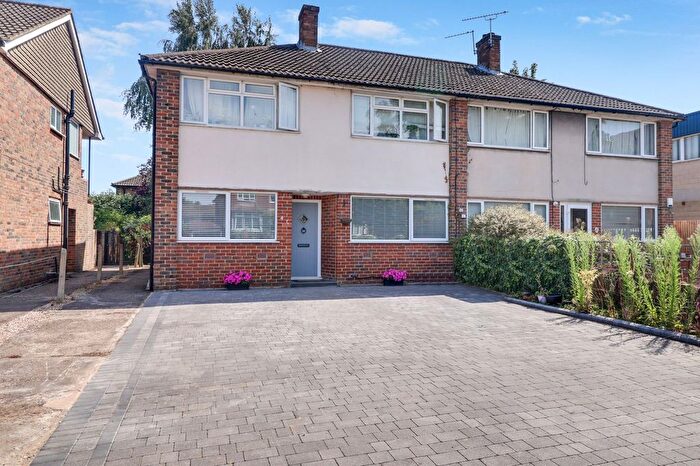 2 Bedroom Maisonette For Sale In Terrace Road, Walton-On-Thames, KT12