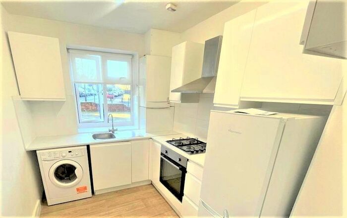 2 Bedroom Apartment To Rent In Wilton Court, Muswell Hill, London, N10