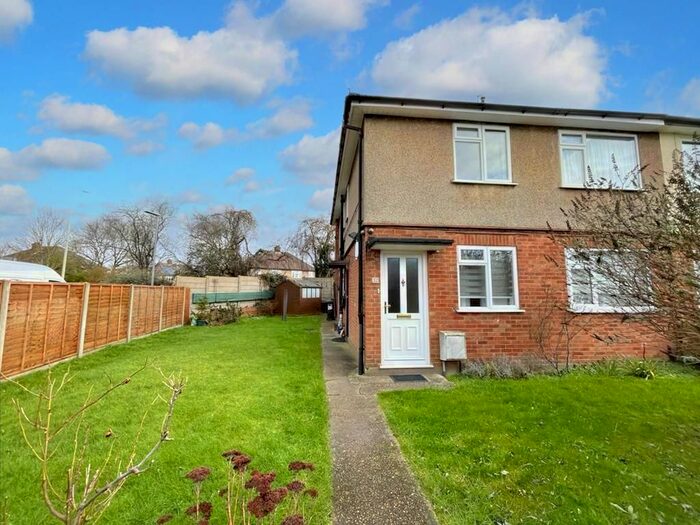 2 Bedroom Maisonette To Rent In Poundfield, Watford, WD25