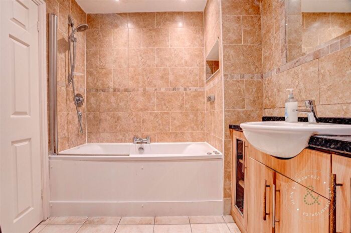 1 Bedroom Flat For Sale In Lower Cathedral Road, Cardiff, CF11