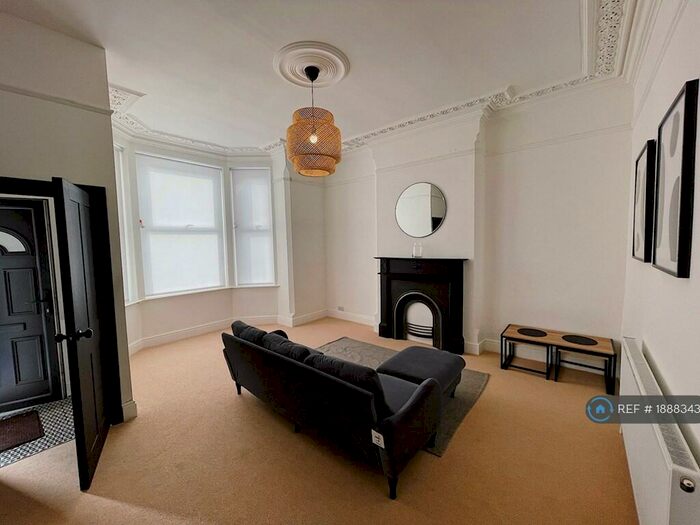 2 Bedroom Flat To Rent In Woodborough Road, Nottingham, NG3