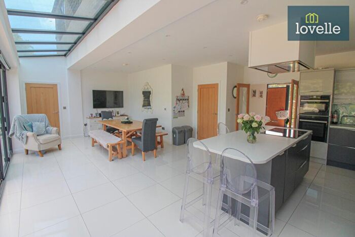 5 Bedroom Detached House For Sale In The Riverbank, Louth, LN11