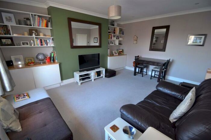 2 Bedroom Flat To Rent In Manor Park, London, SE13