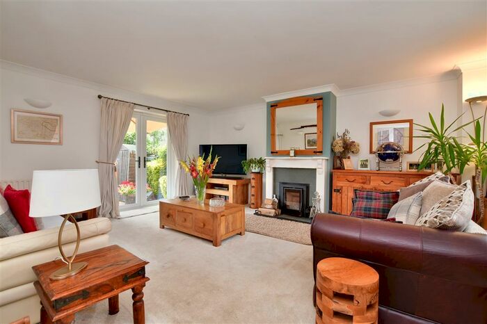 3 Bedroom Character Property For Sale In Forest Grange, Colgate, West Sussex, RH12
