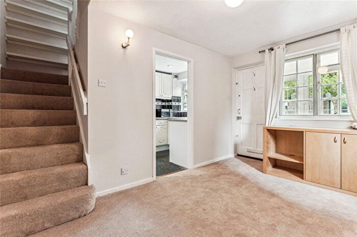1 Bedroom Semi-Detached House To Rent In Upper Tooting Park, SW17