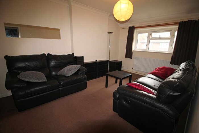 1 Bedroom Flat To Rent In Maybury Road, Barking, IG11