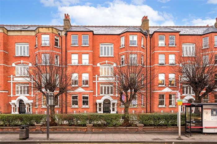 2 Bedroom Flat To Rent In Drive Mansions, Fulham Road, London, SW6