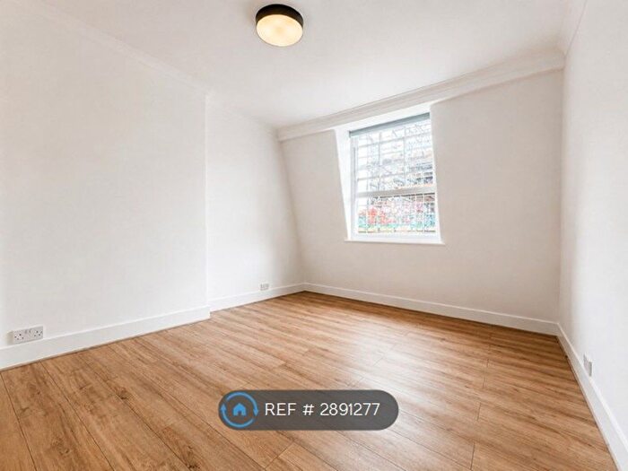 2 Bedroom Flat To Rent In Sinclair House, London, WC1H