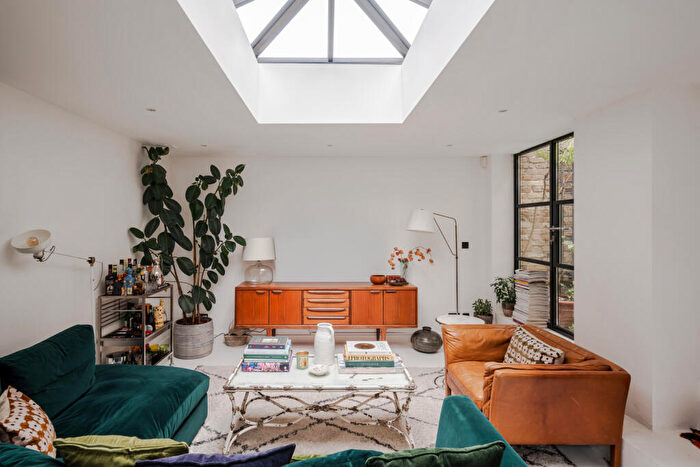 2 Bedroom Apartment For Sale In Rudloe Road Ii, London, SW12