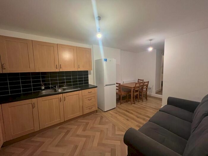 2 Bedroom Flat To Rent In Briscoe Road, Colliers Wood, London, SW19