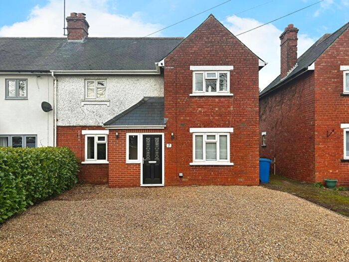 3 Bedroom Semi-Detached House To Rent In Springfield Avenue, Banbury, Oxfordshire, OX16