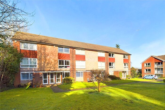 2 Bedroom Maisonette For Sale In Fernley Court, Maidenhead, Berkshire, SL6