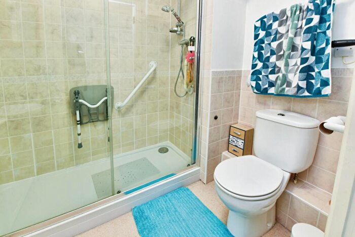 1 Bedroom Flat For Sale In Magdalene Street, Glastonbury, Somerset, BA6