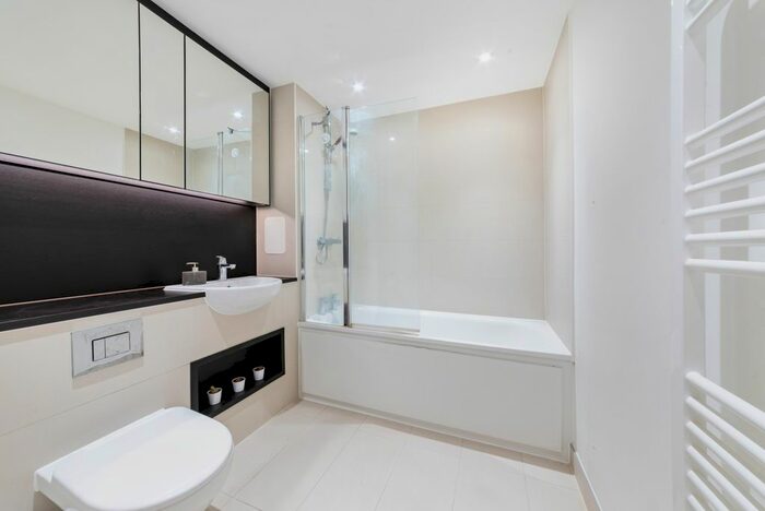 1 Bedroom Flat To Rent In Tiggap House, Cable Walk, Greenwich, London, SE10