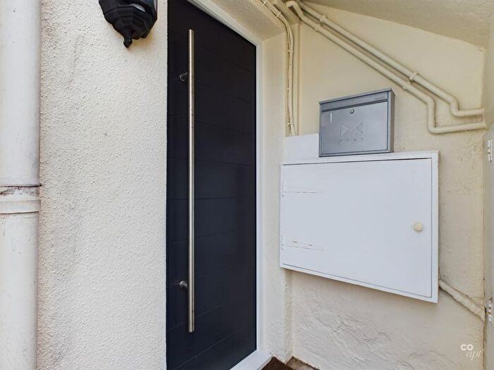 1 Bedroom Flat To Rent In Brading Road, Brighton, BN2