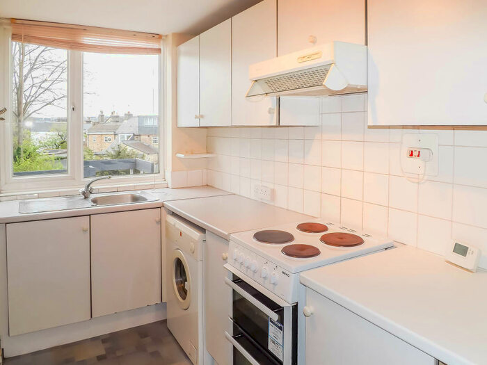 2 Bedroom Flat To Rent In Ailsa Court, Cambridge, CB4