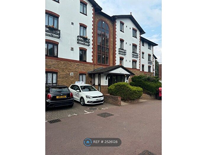 1 Bedroom Flat To Rent In Lampton Road, London, TW3