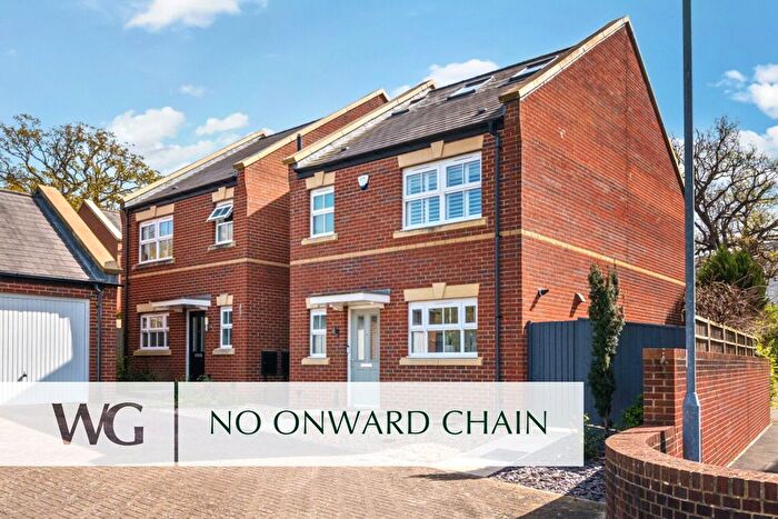 4 Bedroom Detached House For Sale In Millbrook Lane, Exeter, EX2