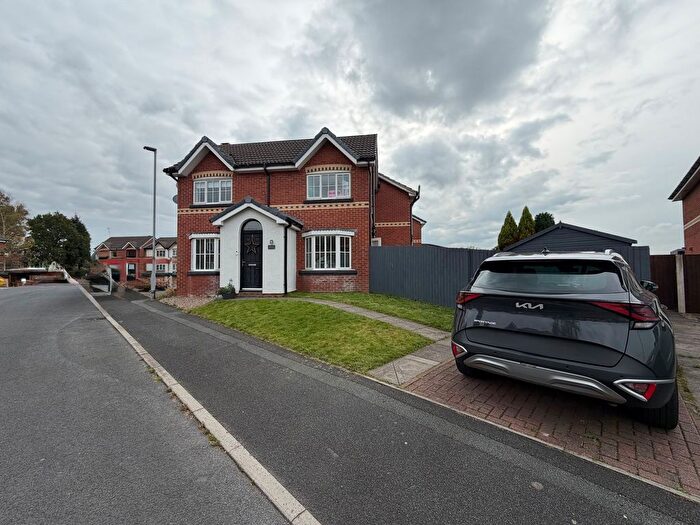 3 Bedroom Semi-Detached House For Sale In Silver Birches, Denton, Manchester, M34