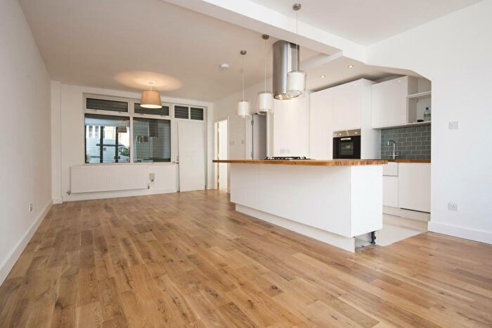 4 Bedroom House To Rent In Mentmore Terrace, Hackney, London, E8