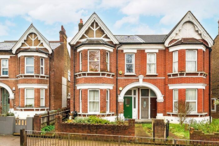 2 Bedroom Flat For Sale In Brockley Rise, Forest Hill, SE23