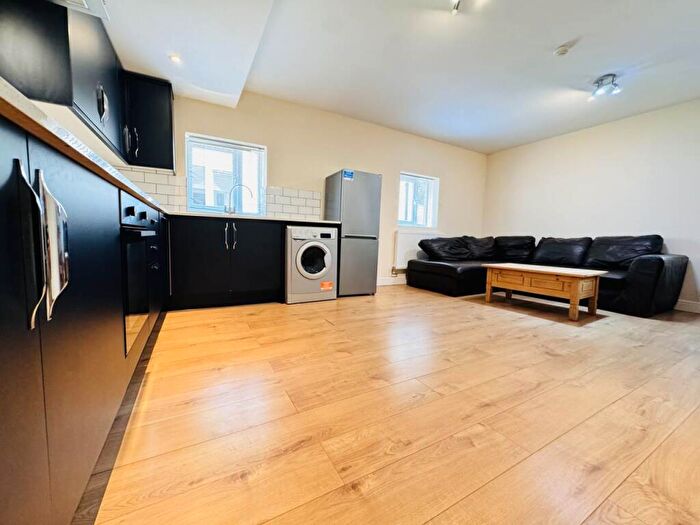1 Bedroom Flat To Rent In Colum Road, Cathays, Cardiff, CF10