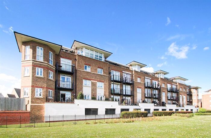 2 Bedroom Flat For Sale In Lady Aylesford Avenue, Stanmore, Middlesex, HA7