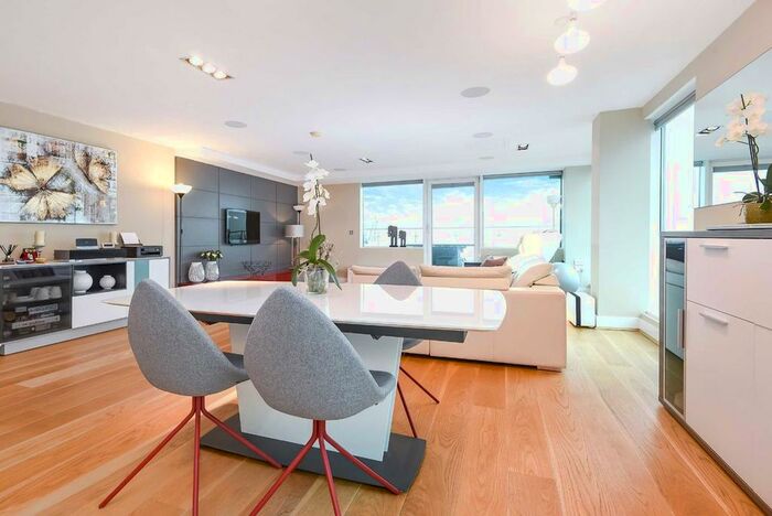 3 Bedroom Flat To Rent In George Beard Road, London, SE8