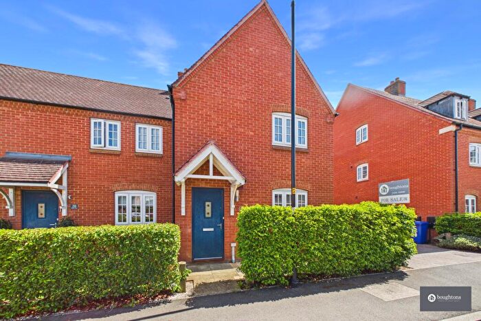 3 Bedroom Semi-Detached House For Sale In Cygnus Way, Brackley, NN13
