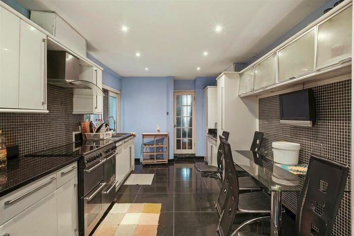 4 Bedroom Terraced House To Rent In Sandringham Road, London, NW2