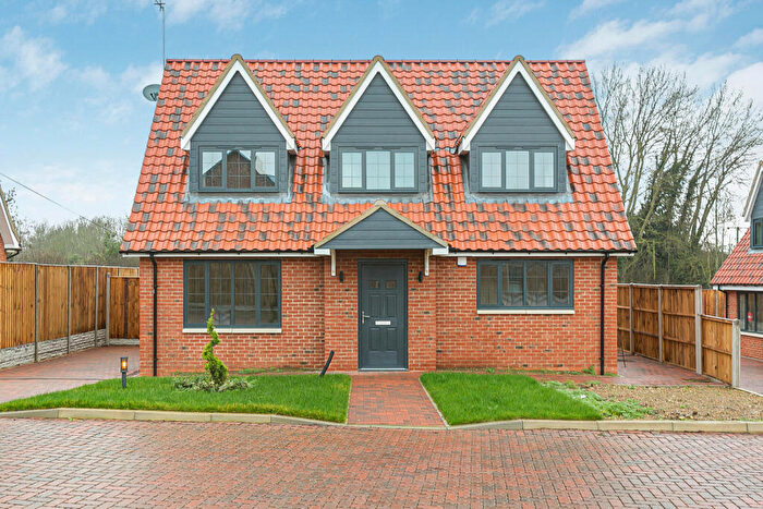 3 Bedroom Detached House For Sale In Barley Close, St Albans, AL4