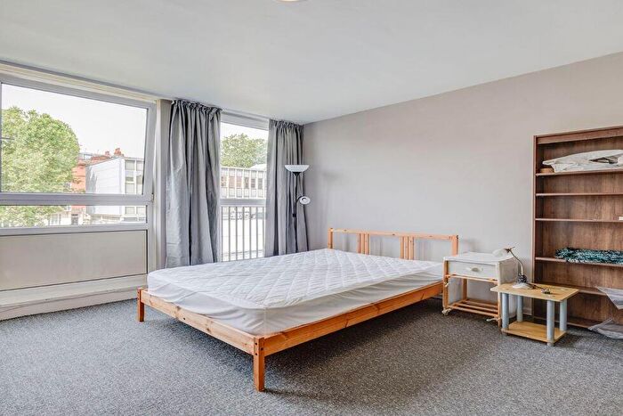 4 Bedroom Flat To Rent In Munster Square, Regents Park / Camden, NW1