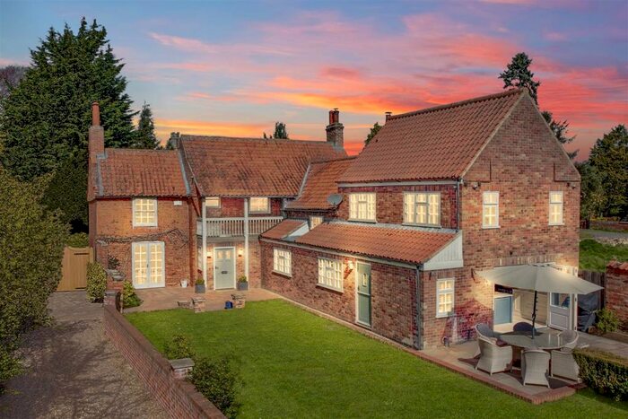 4 Bedroom Detached House For Sale In High Street, Brant Broughton, Lincoln, LN5