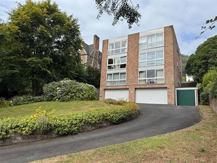 2 Bedroom Flat For Sale In Graham Road, Malvern, WR14