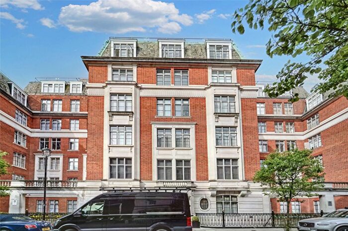 2 Bedroom Flat To Rent In Hallam Street, London, W1W