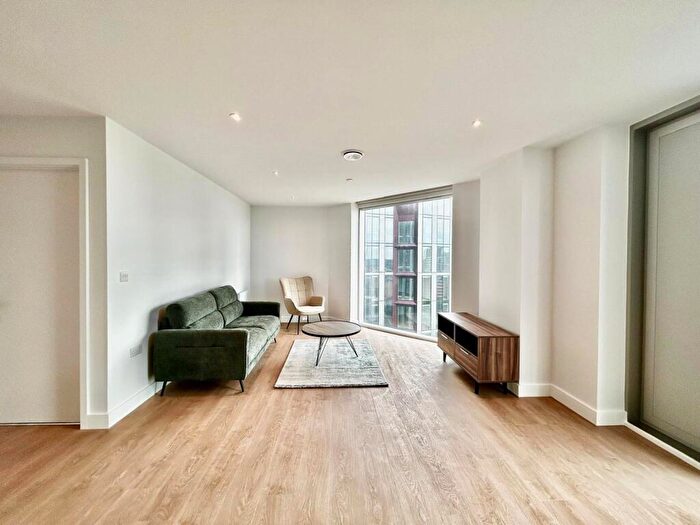 2 Bedroom Apartment To Rent In Dantzic Street, Manchester, M4