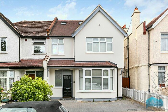 5 Bedroom Semi-Detached House To Rent In Oakleigh Gardens, Whetstone, London, N20