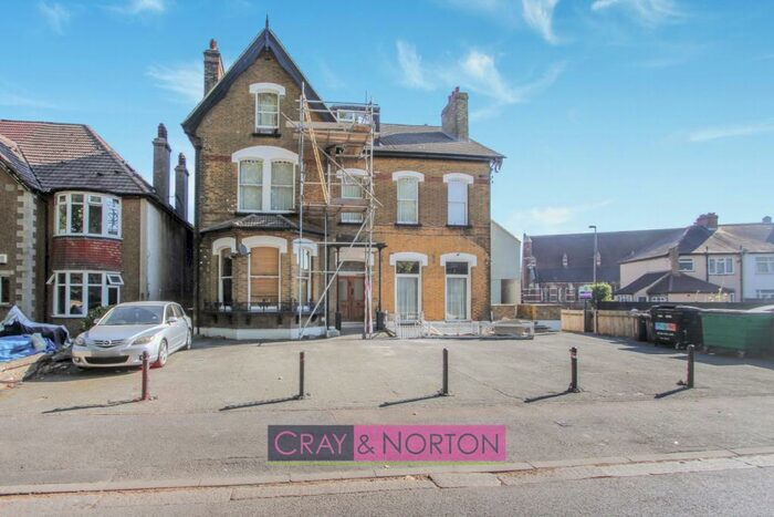 1 Bedroom Flat To Rent In Woodside Green, Woodside, SE25