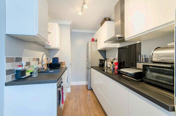 1 Bedroom Flat To Rent In Cranford Lodge, Southfields, London, SW19