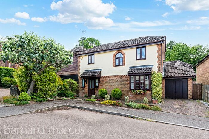 2 Bedroom Detached House For Sale In Mannamead, Epsom, KT18