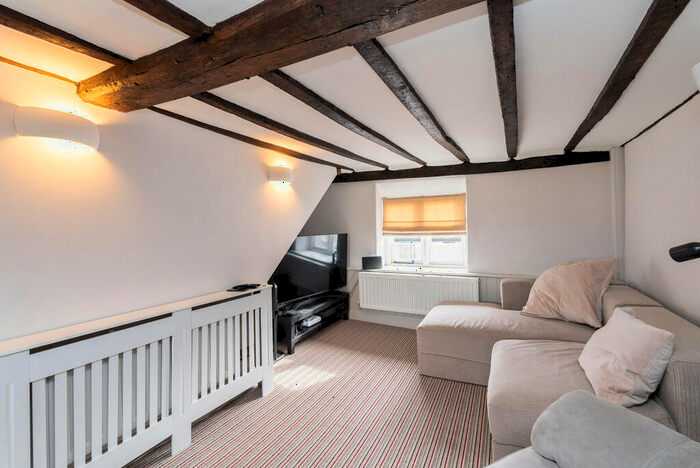 2 Bedroom Apartment To Rent In Mullins Court, RH4